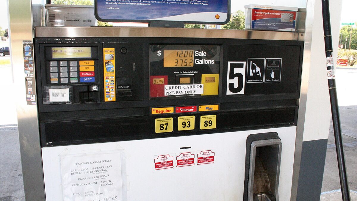 Gasoline pump at a U.S. service station