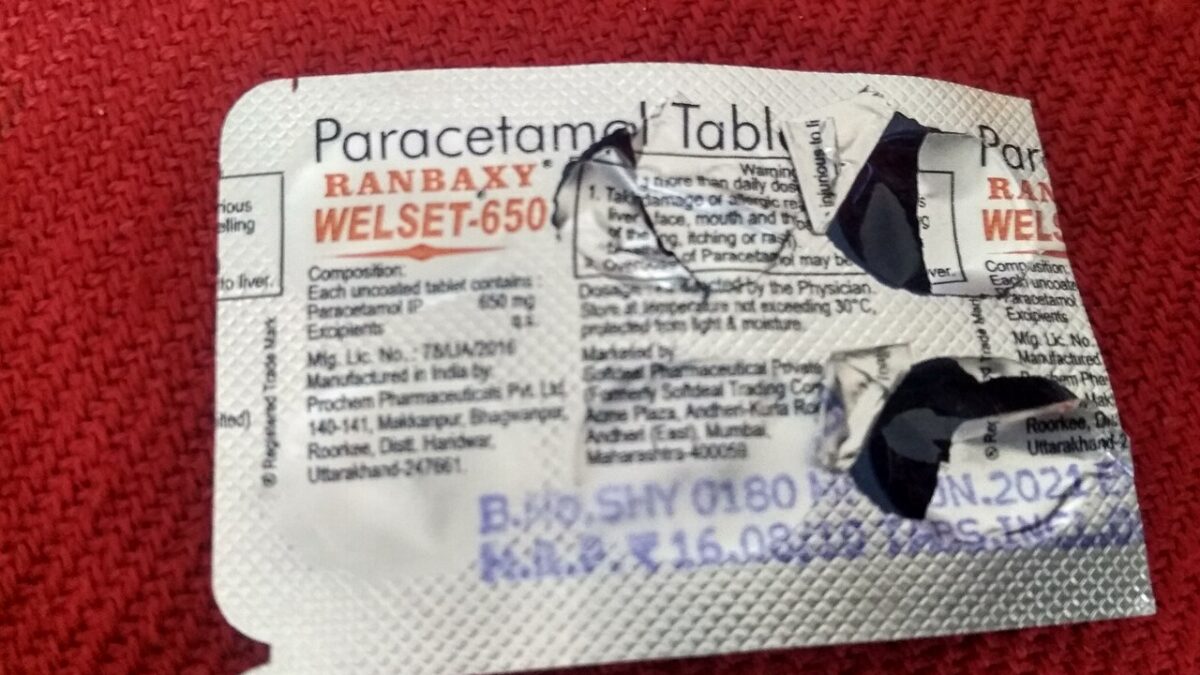 Paracetamol acetaminophen tablets illustrative